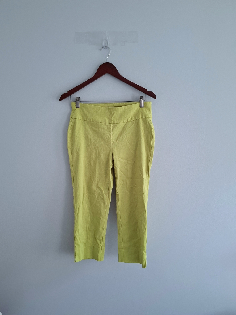 Roz & Ali Yellow Cropped Capris SZ 8P